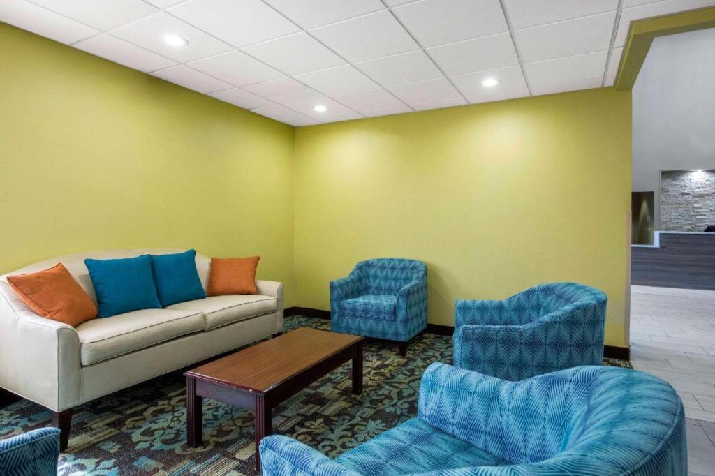 Quality Inn & Suites Arnold - St Louis المظهر الخارجي الصورة